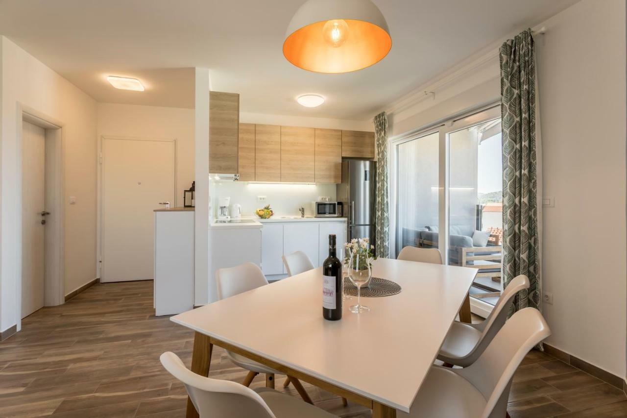 Luxury View Apartments โรกอซนิซา ภายนอก รูปภาพ